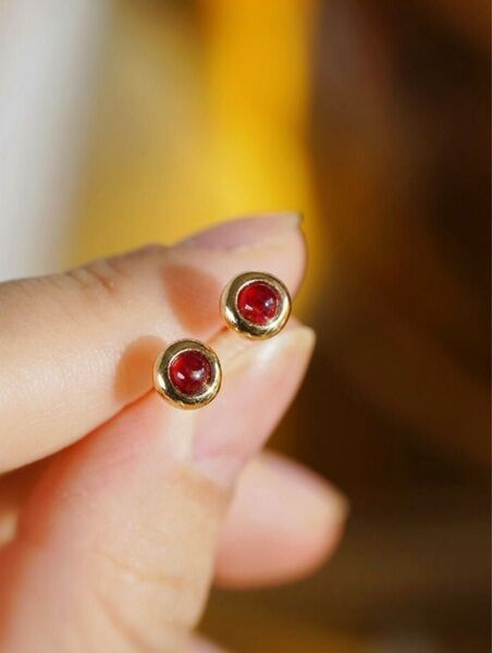▼ ルビーミニサイズピアスk18 一粒ピアス