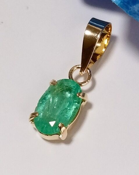 新品K18イエローゴールド天然石エメラルドトップ0.35CT