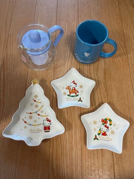 ハローキティークリスマスプレート ローソン限定ハローキティーのマグカップ 伊藤園の耐熱ガラスティーポット