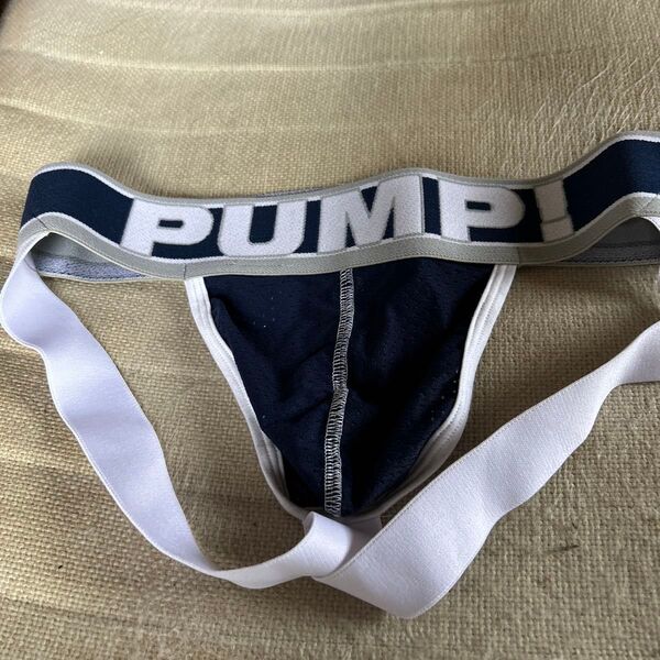 PUMP M ネイビー