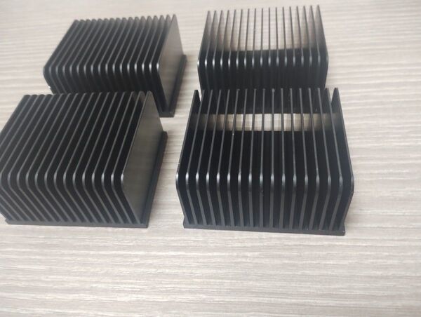 ヒートシンク 4個セット アルミ 65W X 55D X35H mm