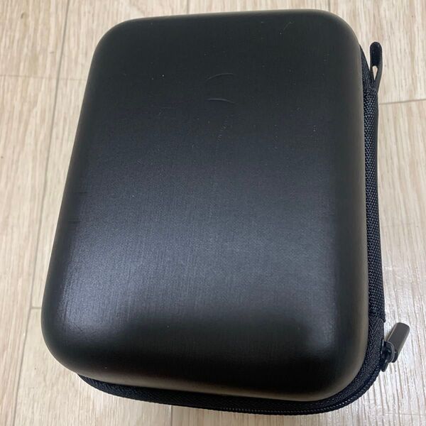 SHOKZ製ブラックイヤホンケース