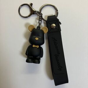 クマのキーホルダー 黒色 キーリング かわいい