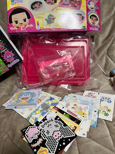 アクアビーズ ペン きりふき ビーズピーラー テーブルトレイ ケース イラストシート大量20枚 キャラ色々