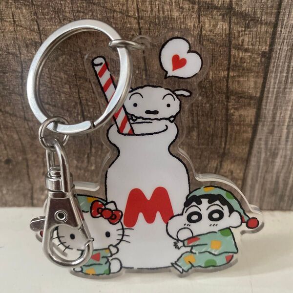 美品 ☆ キティちゃん クレヨンしんちゃん シロ アクリルキーホルダー 可愛い シロ コラボ サンリオ キャラクター