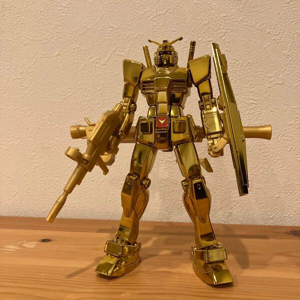 機動戦士ガンダムHGガンダムベース限定景品RX-78-2ガンダム ゴールドコーティング 完成品