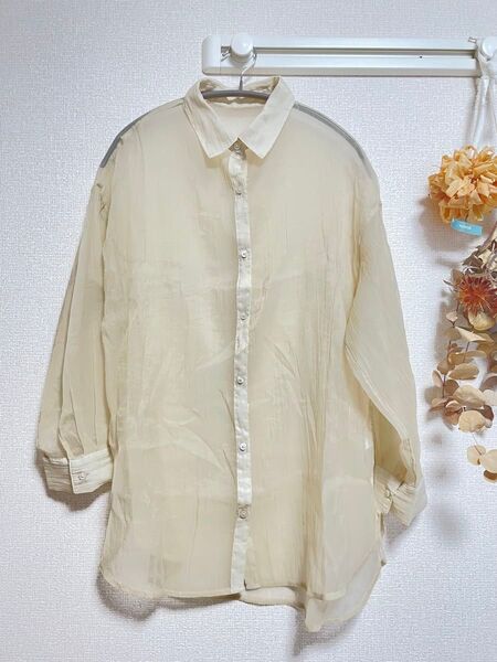 美品 GU シアーシャツ レディース ベージュ 長袖 サイズS