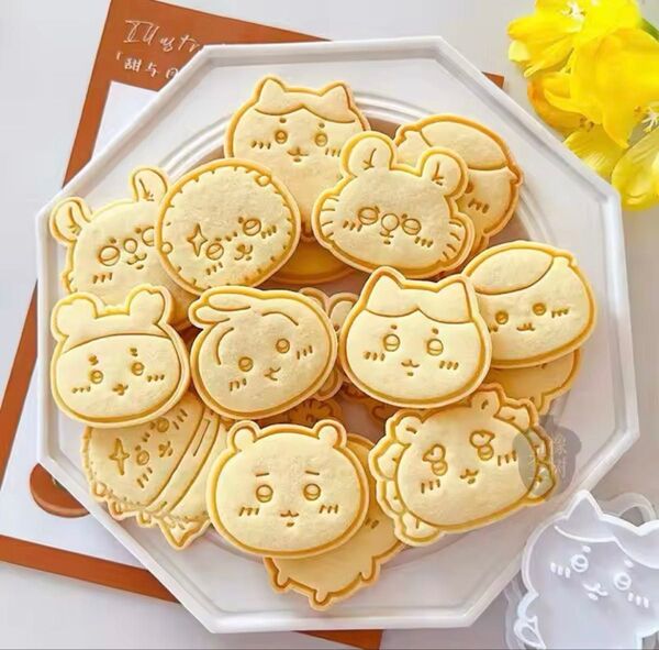 ちいかわ クッキー型 8個セット ハチワレ うさぎ ラッコ モモンガ 古本屋 シーサー キャラ弁 型抜き