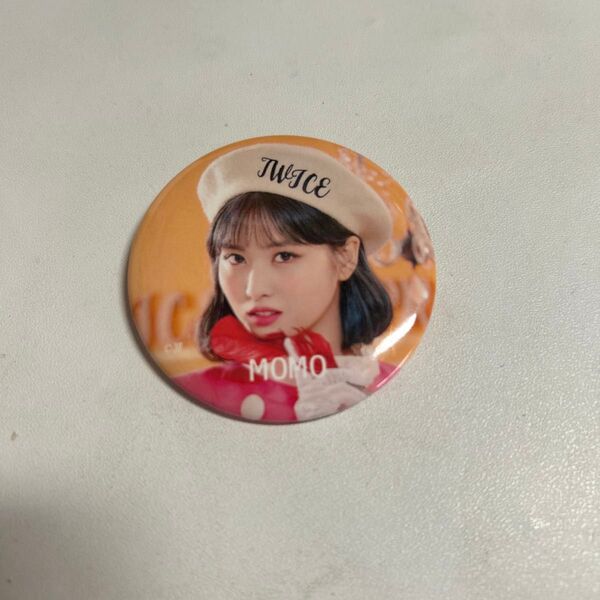 TWICE モモ 缶バ