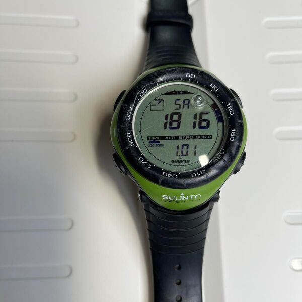 SUUNTO VECTOR ベクター 腕時計 グリーン系 電池交換済み