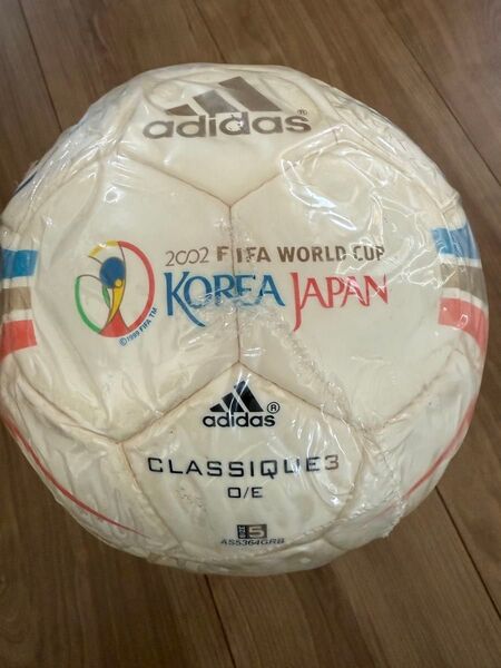 adidas FIFAワールドカップ公式球 CLASSIQUE3 5号球