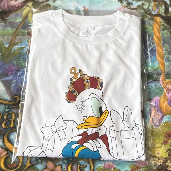 新品タグ付き ディズニーストア ドナルド Tシャツ ホワイト XL DONALD THE KING BIRTHDAY