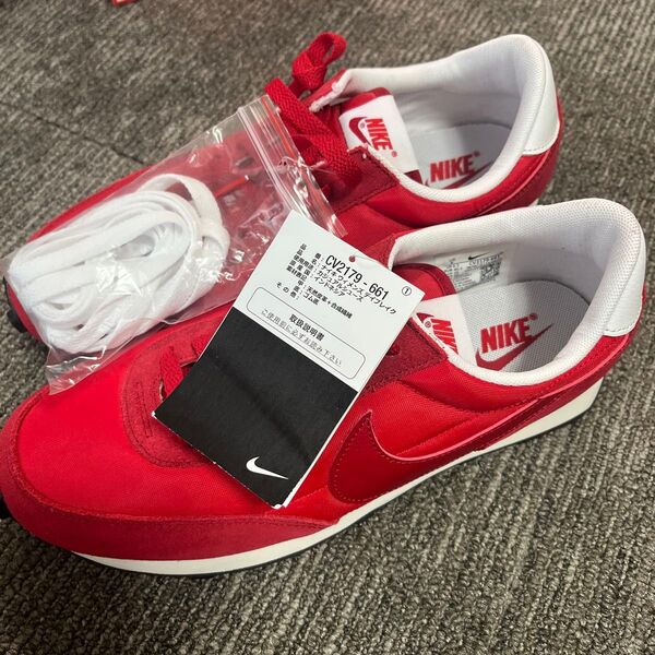 NIKE スニーカー 未使用 タグ付き レッド デイブレイク