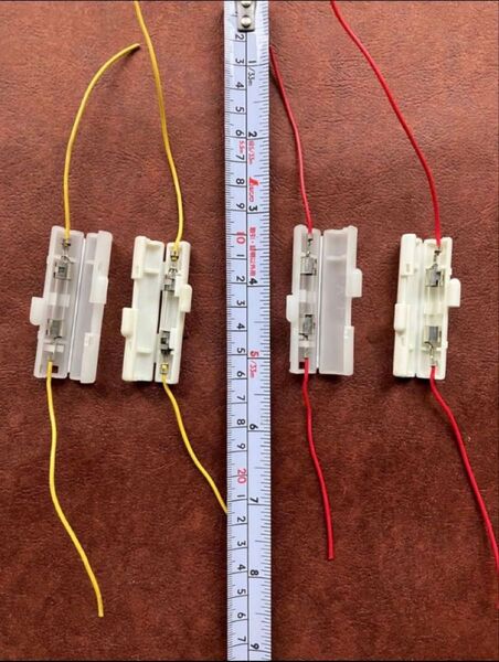 ガラス管ヒューズホルダー 30mm用 ガラス管ヒューズ 4セット DC12V 選べるヒューズ容量は1A・5A