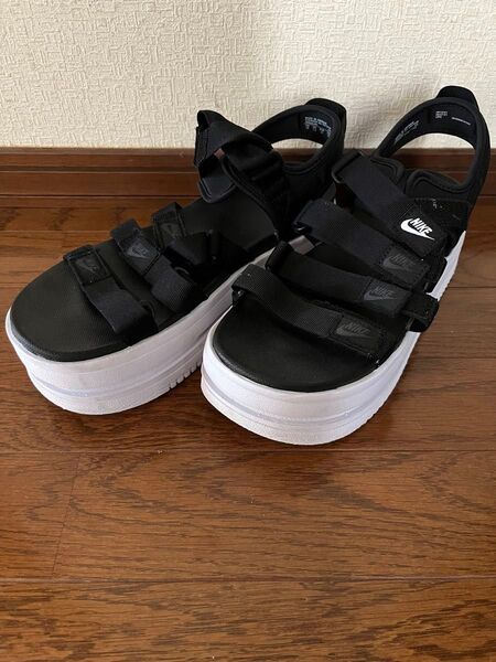 NIKE キャニオンサンダル ブラック 27cm 厚底