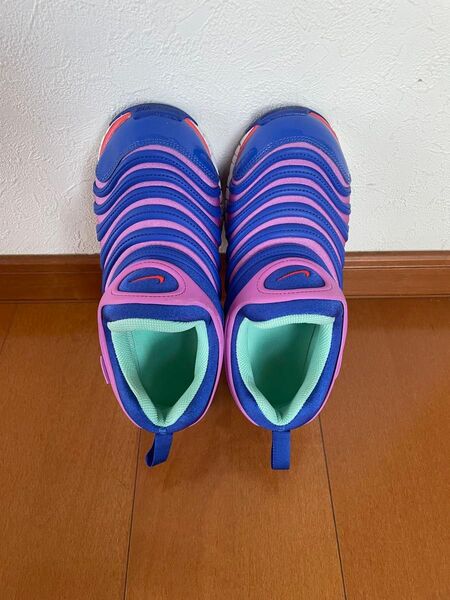 NIKE ダイナモ 22センチ キッズ スニーカー ブルー ピンク