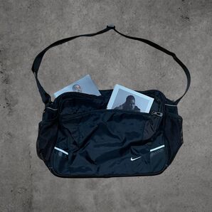 NIKE 90s ショルダーバッグ テック系 ブラック スウッシュ y2k