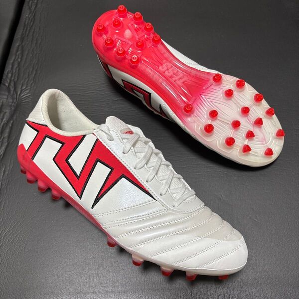 新品 TLSS サッカースパイク 27cm 日本未発売