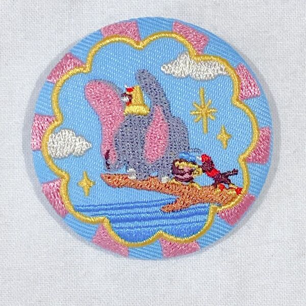 Disney ディズニー 刺繍缶バッジ BANDAI ダンボ no.5