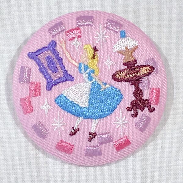 Disney ディズニー 刺繍缶バッジ BANDAI ふしぎの国のアリス