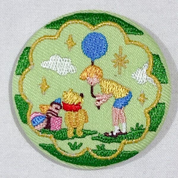 Disney ディズニー 刺繍缶バッジ BANDAI くまのプーさん