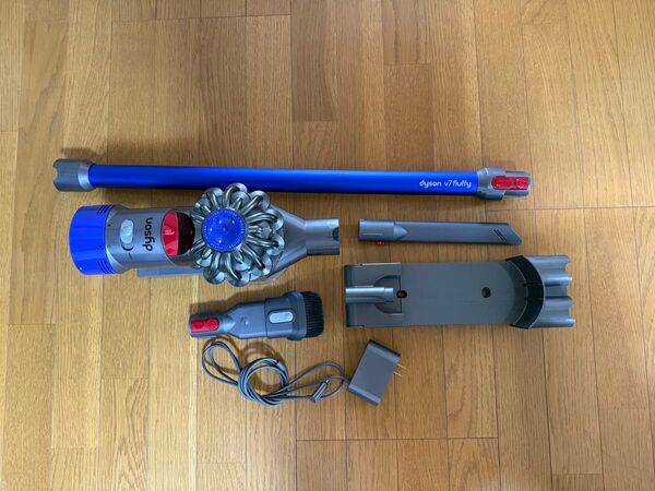 【ジャンク品】dyson v7 fluffy コードレス掃除機