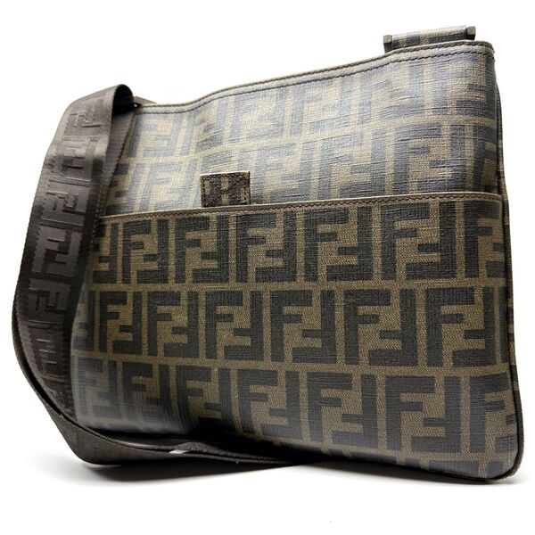 ★良品★FENDI フェンディ ズッカ柄 PVC サコッシュ クロスボディ 斜め掛け ロゴショルダー ブラウン ユニセックス