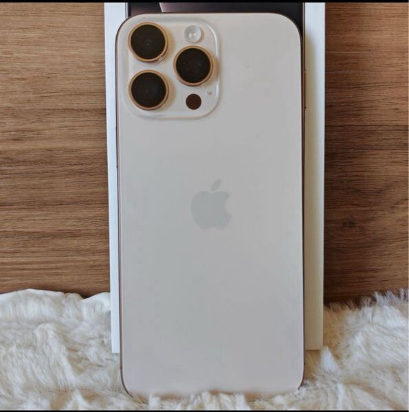 美品 APPLE iPhone16 Pro Max 256GB デザートチタニウム バッテリ100%
