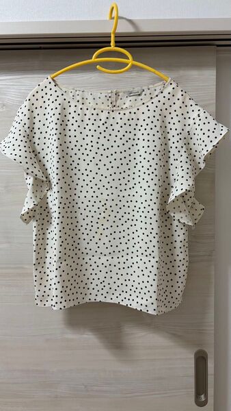 La totalite ラトータリテ ドット柄フリル袖ブラウス ベイクルーズ