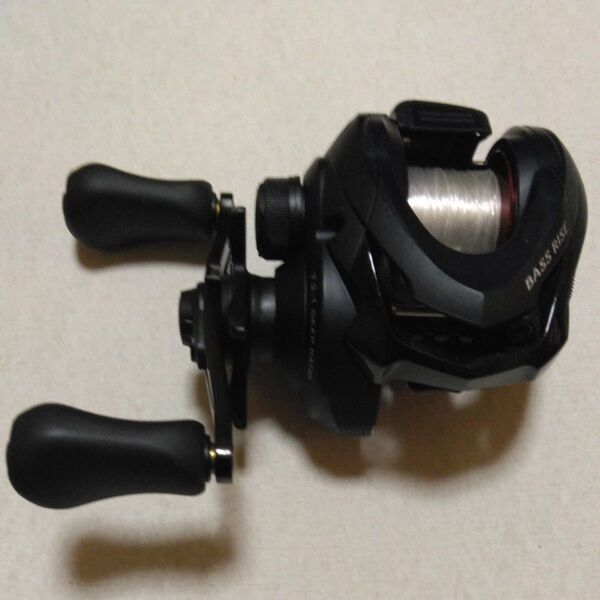 SHIMANO ベイトリール BASS LISE