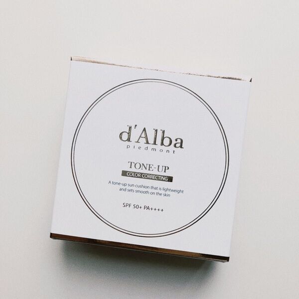 【新品未使用】ダルバ d'Alba ウォーターフル トーンアップ サンクッション 日焼け止めクッション