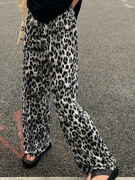 ワイドパンツ ヒョウ柄 イージーパンツ レディース ボトムス ズボン 長ズボン レオパード カジュアル 美脚 総柄