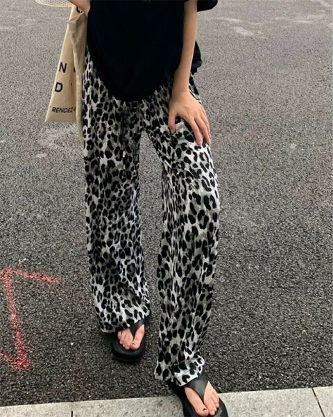 ワイドパンツ ヒョウ柄 イージーパンツ レディース ボトムス ズボン 長ズボン レオパード カジュアル 美脚 総柄