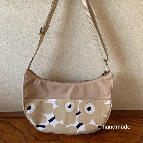 ハンドメイド クロスボディバッグ ベージュ