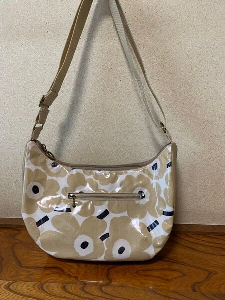 ハンドメイド クロスボディバッグ ラミネートベージュ