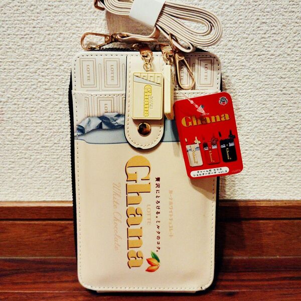 ロッテ ガーナチョコレート チョコチャーム付きスマホショルダーポーチ 白 モーリーファンタジー限定