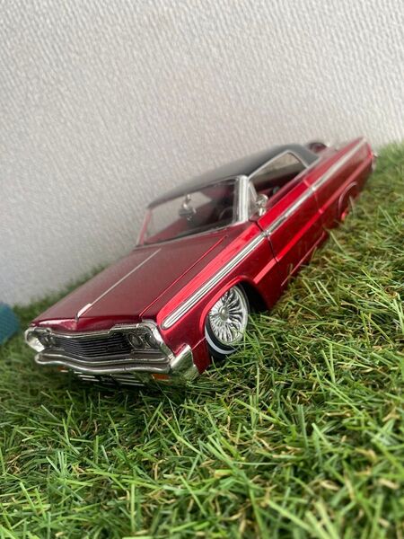 Jada Toys 1/24 Chevy Impala 64 ミニカー シボレーインパラ Lowrider