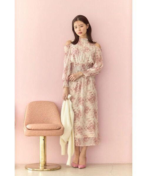 tocco closet オープンショルダーフラワープリントフリル×シャーリングワンピース