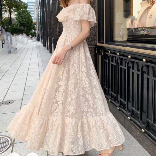 【新品タグ付】Erin レースオフショルロングワンピース