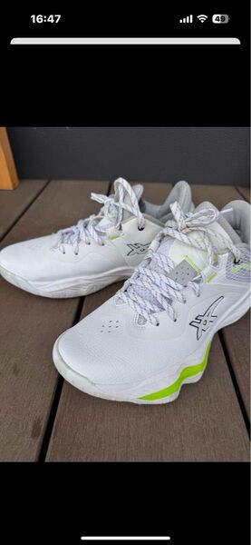 アシックス NOVA SURGE LOW バスケットボール シューズ バッシュ : ホワイト