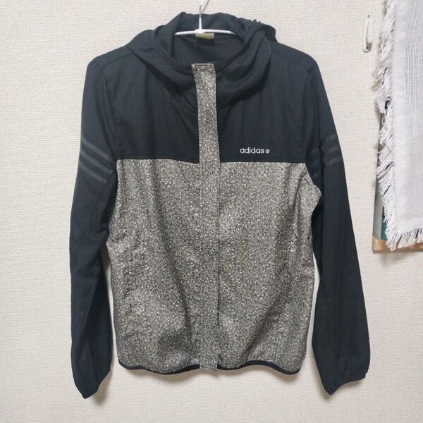 adidasアディダス ウインドブレーカー