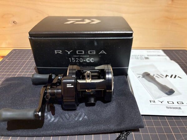 【超美品】ダイワ 18RYOGA 1520CC リョウガ DAIWA ジリオン スティーズ 右ハンドル ベイトリール