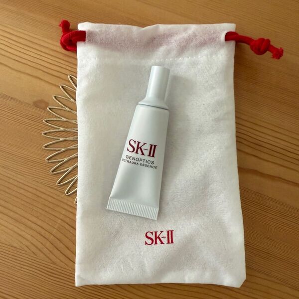 2024年製 新品未開封 SK-II ジェノプティクス ウルトオーラ エッセンス 巾着付き