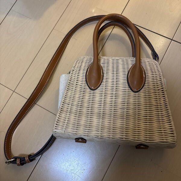 美品 ZARA ザラハードクロスボディバック カゴバッグ ショルダー付き