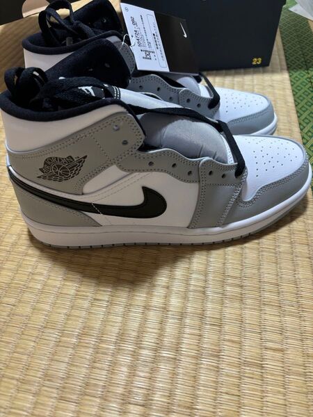 Nike Air Jordan 1 Mid "Light Smoke Grey/White/Black