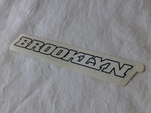 BROOKLYN MACHINE WORKS・NEW YORK ステッカー ホワイト x ブラック BROOKLYN ブルックリン_画像2