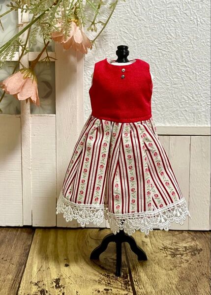 22cmドール服 ハンドメイド 赤×ストライプ ワンピース