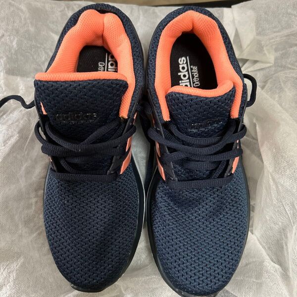 アディダス ランニングシューズ 新品 23.5