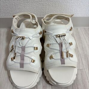 アンジュシャルム サンダル 辻ちゃん
