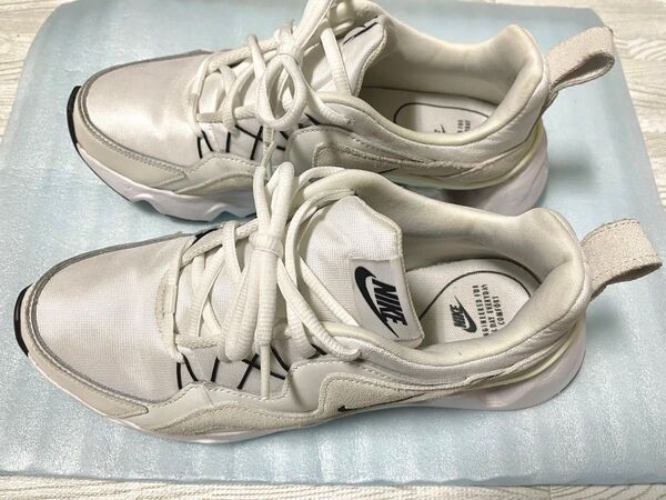 NIKE RYZ 365 ウィメンズ シューズ スニーカー 24.5cm